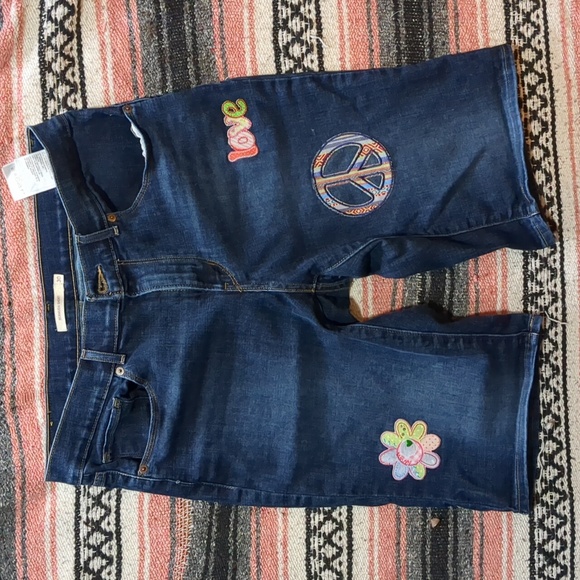 Levi's Denim Shorts with Patches - Picture 3 of 12